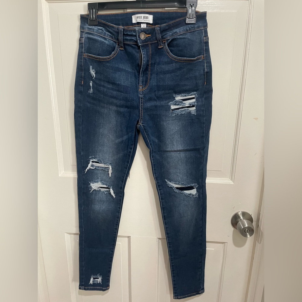 BRAND NEW - Women’s Ripped Jeans